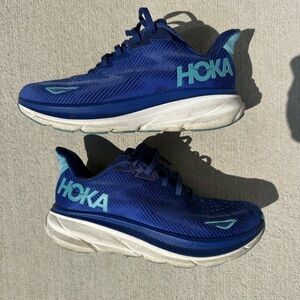 Hoka Women’s Clifton 9, size 7